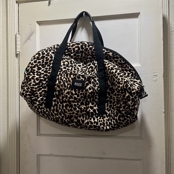 Victoria secret duffle - Picture 4 of 5
